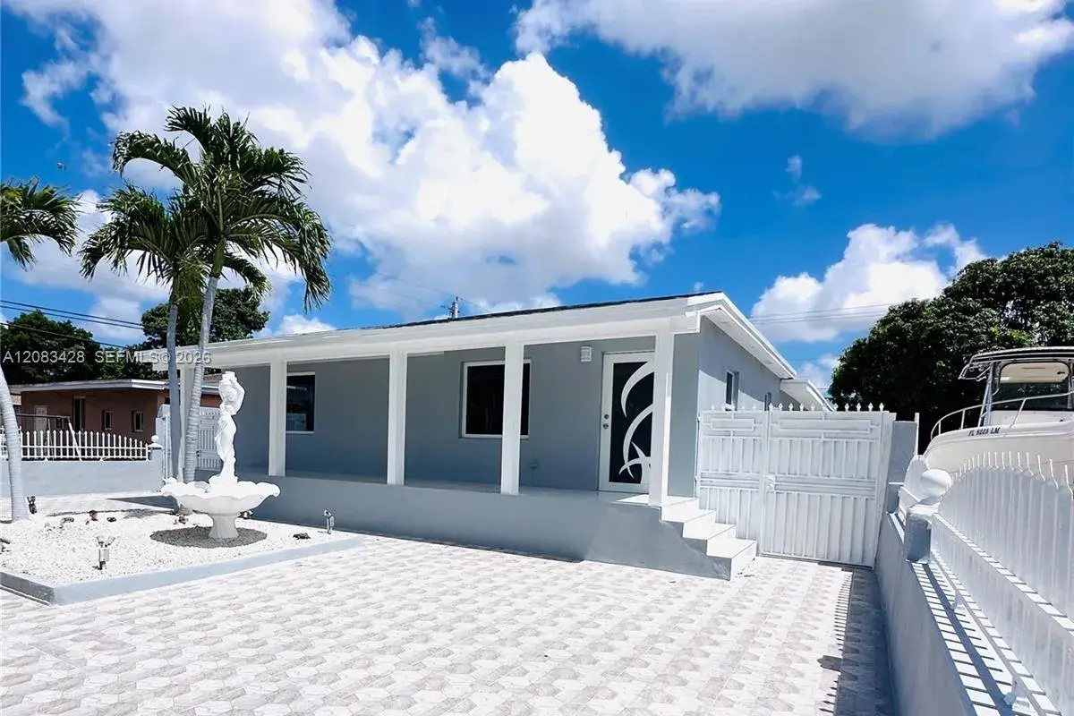 82 E 16th St, Hialeah FL 33010