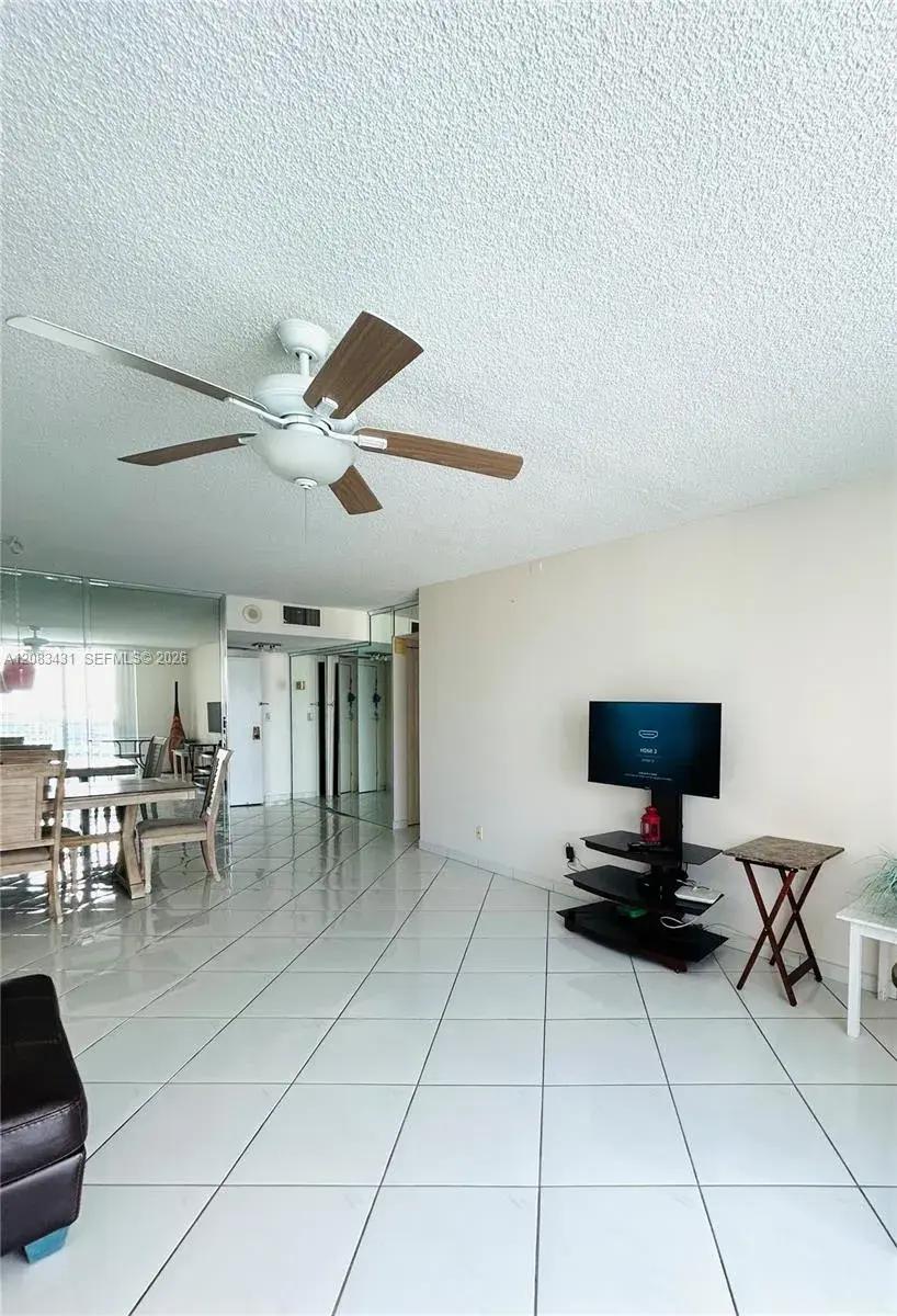 3800 S Ocean Dr # 1404, Hollywood FL 33019