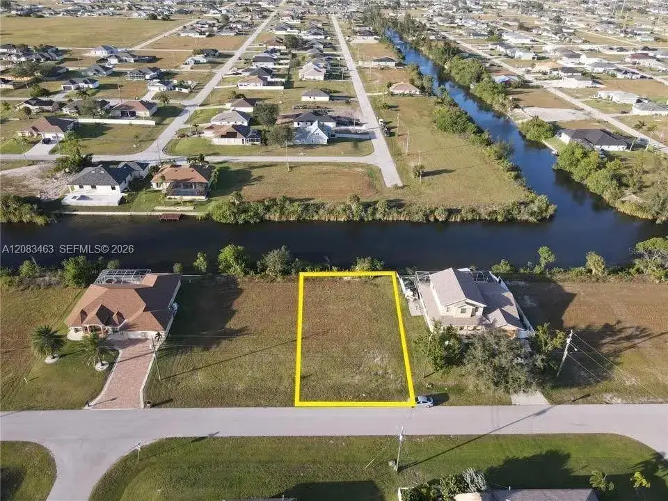 223 NW 19th Ter, Cape Coral FL 33993