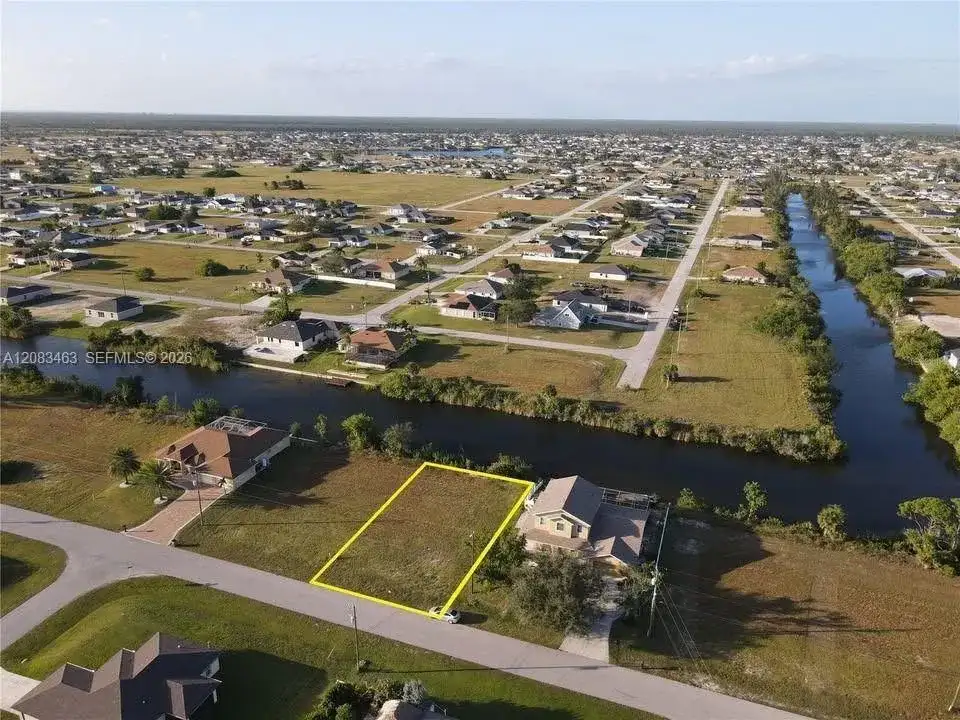 223 NW 19th Ter, Cape Coral FL 33993 photo 2