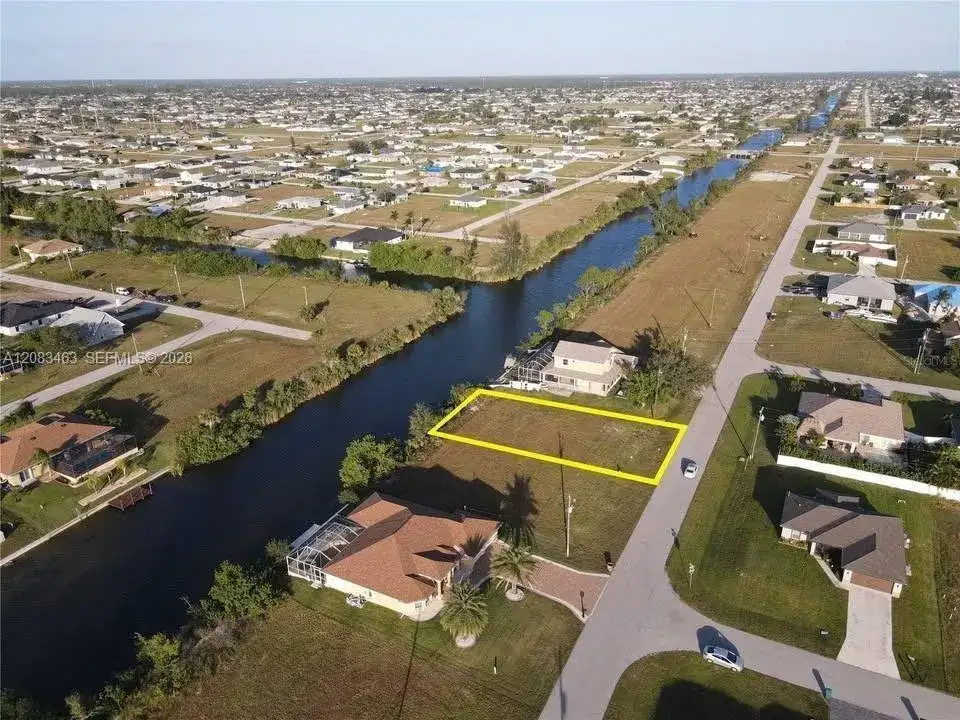 223 NW 19th Ter, Cape Coral FL 33993 photo 3
