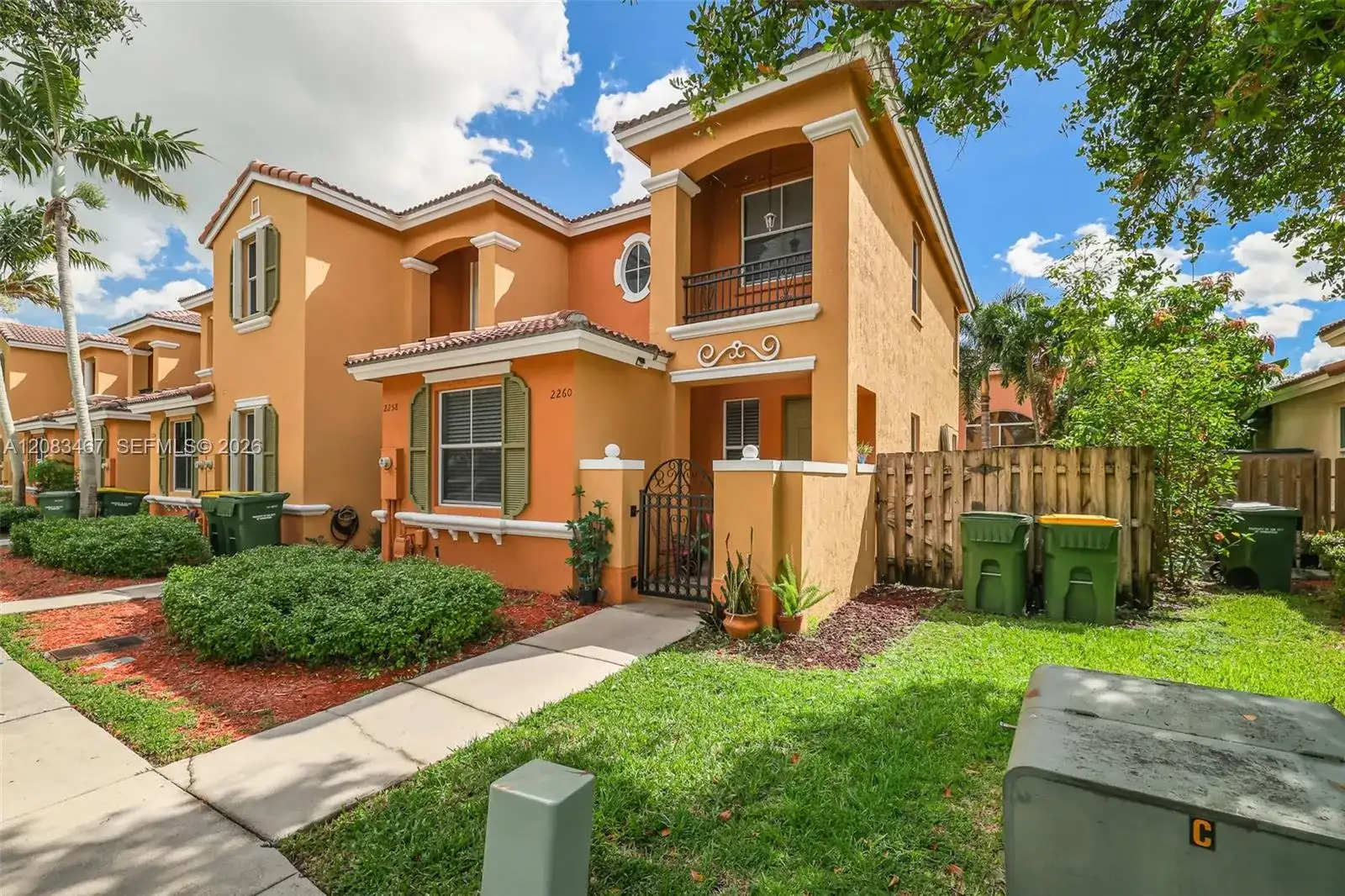 2260 NE 42nd Cir, Homestead FL 33033 photo 2