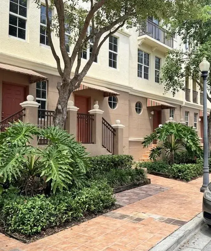 3232 SW 22nd Ter # 113, Miami FL 33145