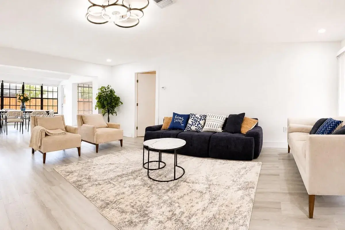 10171 NW 24th St, Sunrise FL 33322