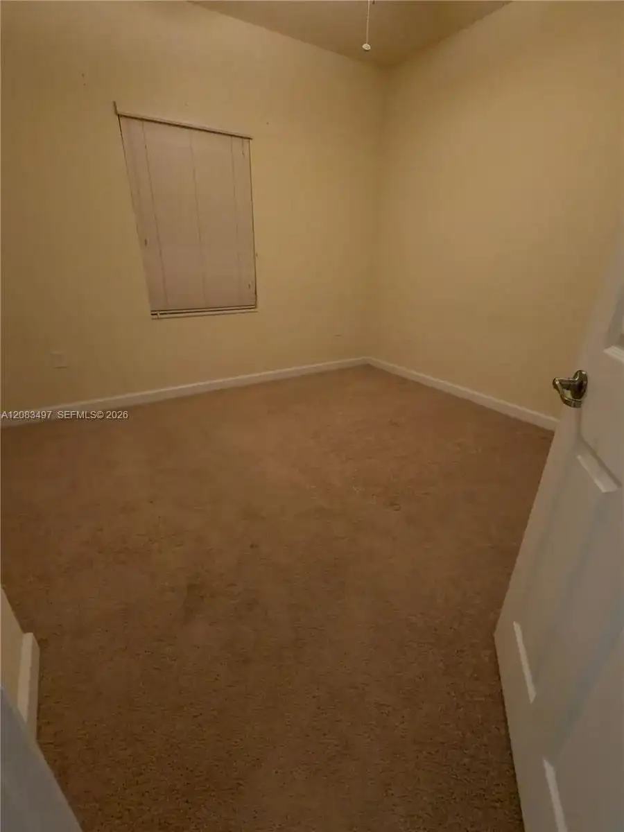 140 NE 28th Ter, Homestead FL 33033 photo 4