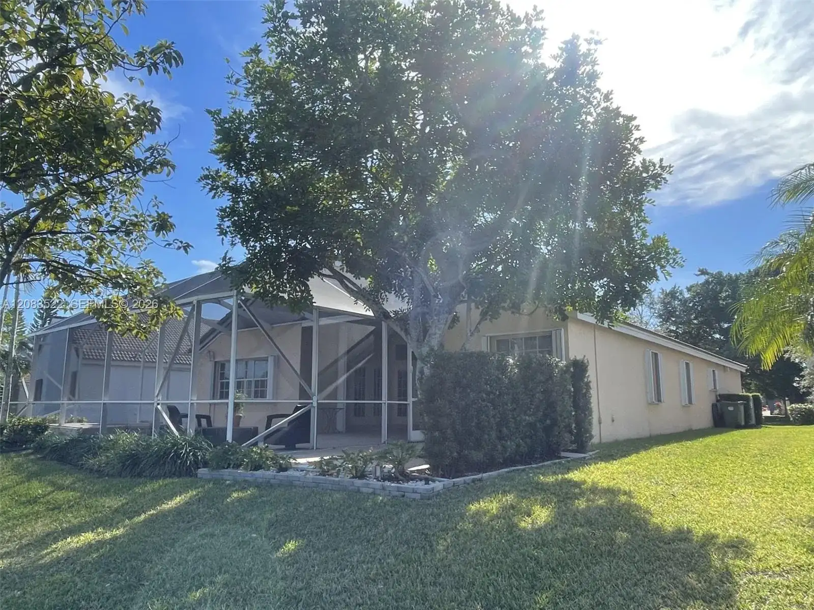 412 Cameron Dr, Weston FL 33326 photo 2