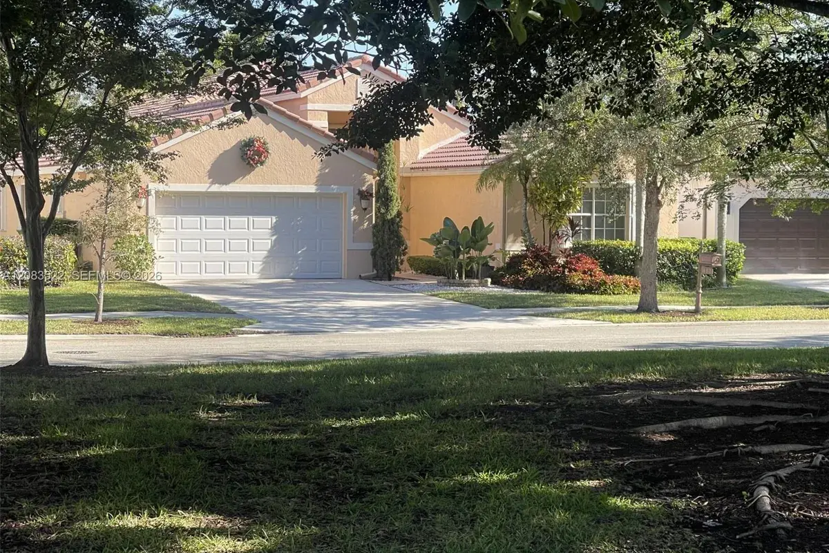 412 Cameron Dr, Weston FL 33326
