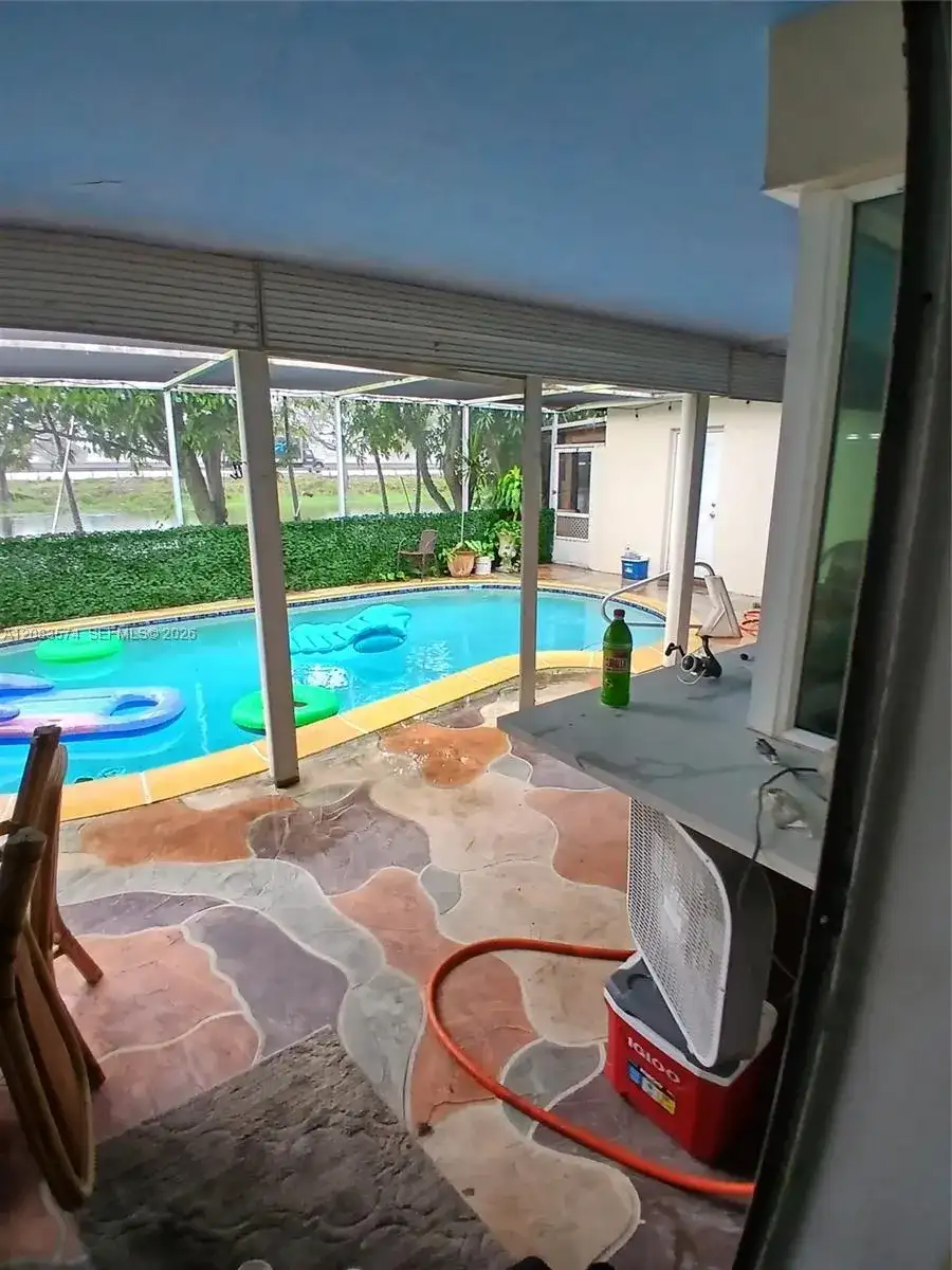 3309 Acapulco Dr, Miramar FL 33023 photo 2