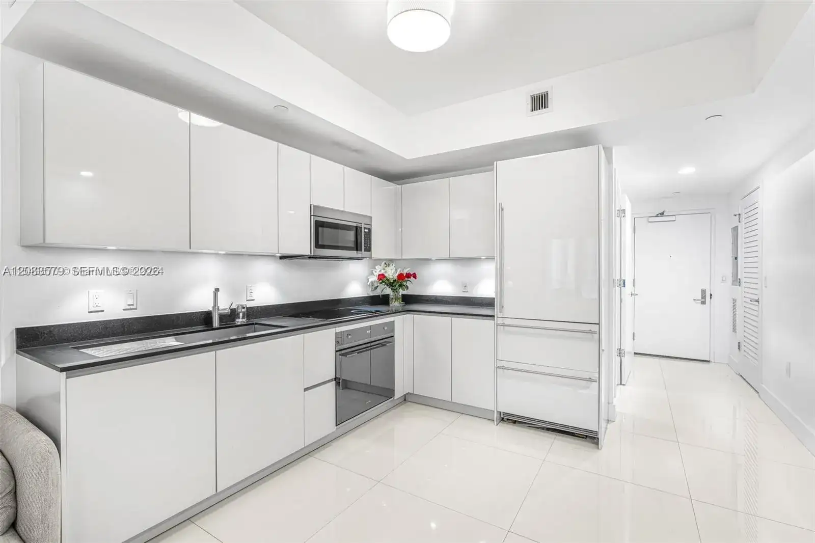 1010 Brickell Ave # 1710, Miami FL 33131 photo 4
