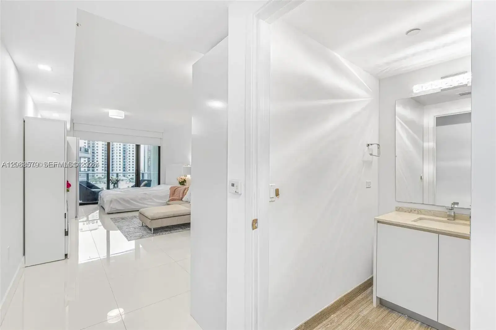 1010 Brickell Ave # 1710, Miami FL 33131 photo 5