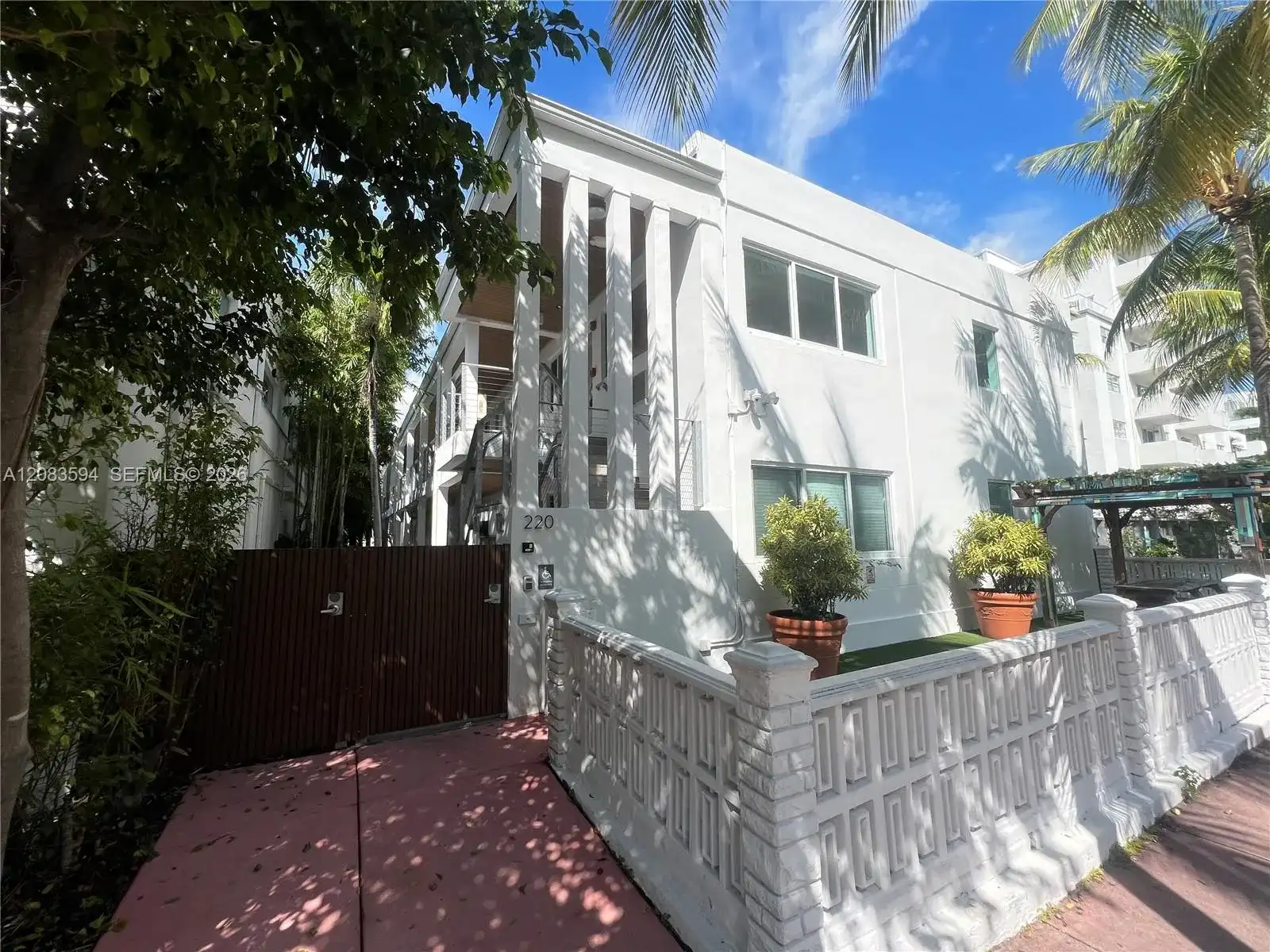220 Collins Ave # 8B, Miami Beach FL 33139
