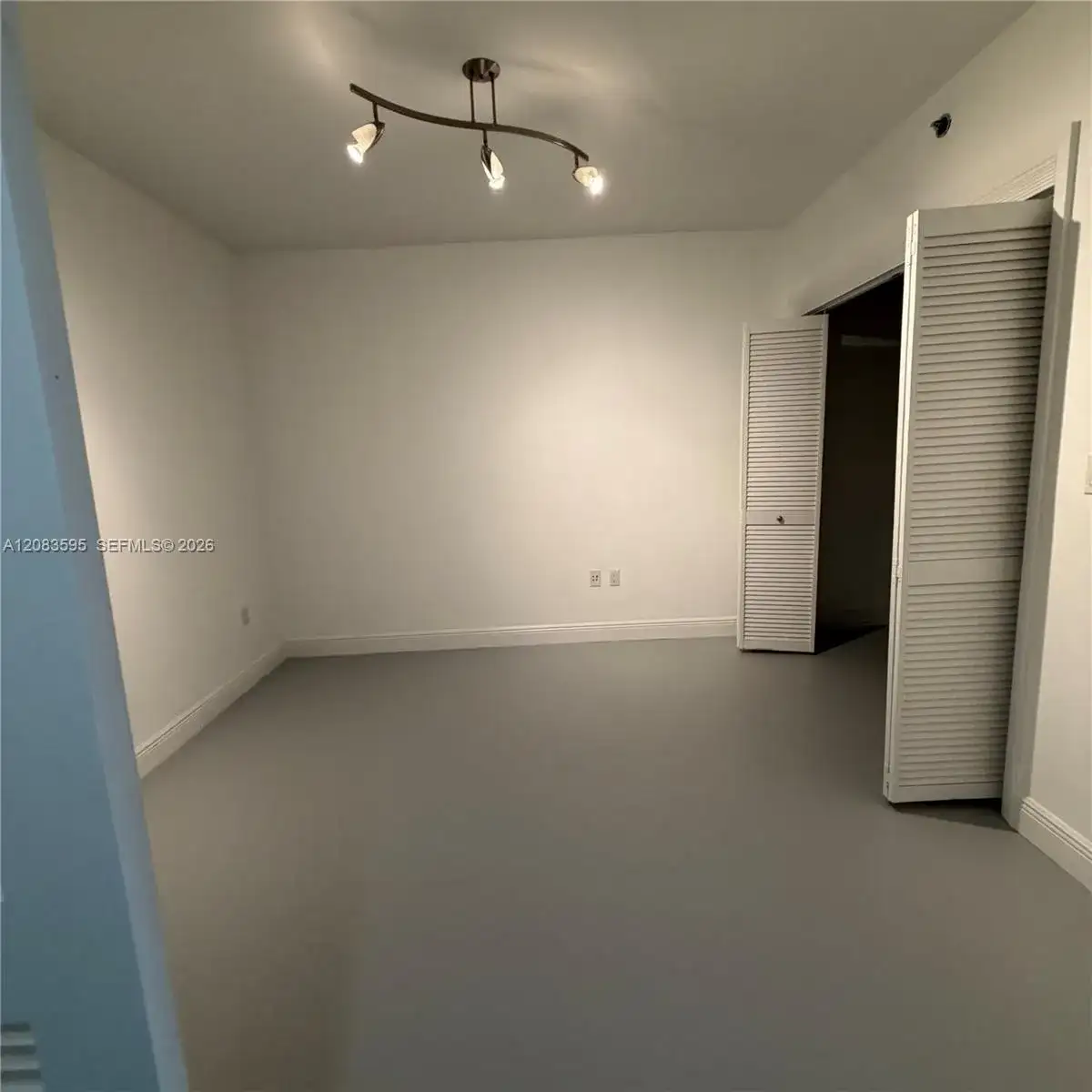 1830 S Ocean Dr # 1409, Hallandale Beach FL 33009 photo 2