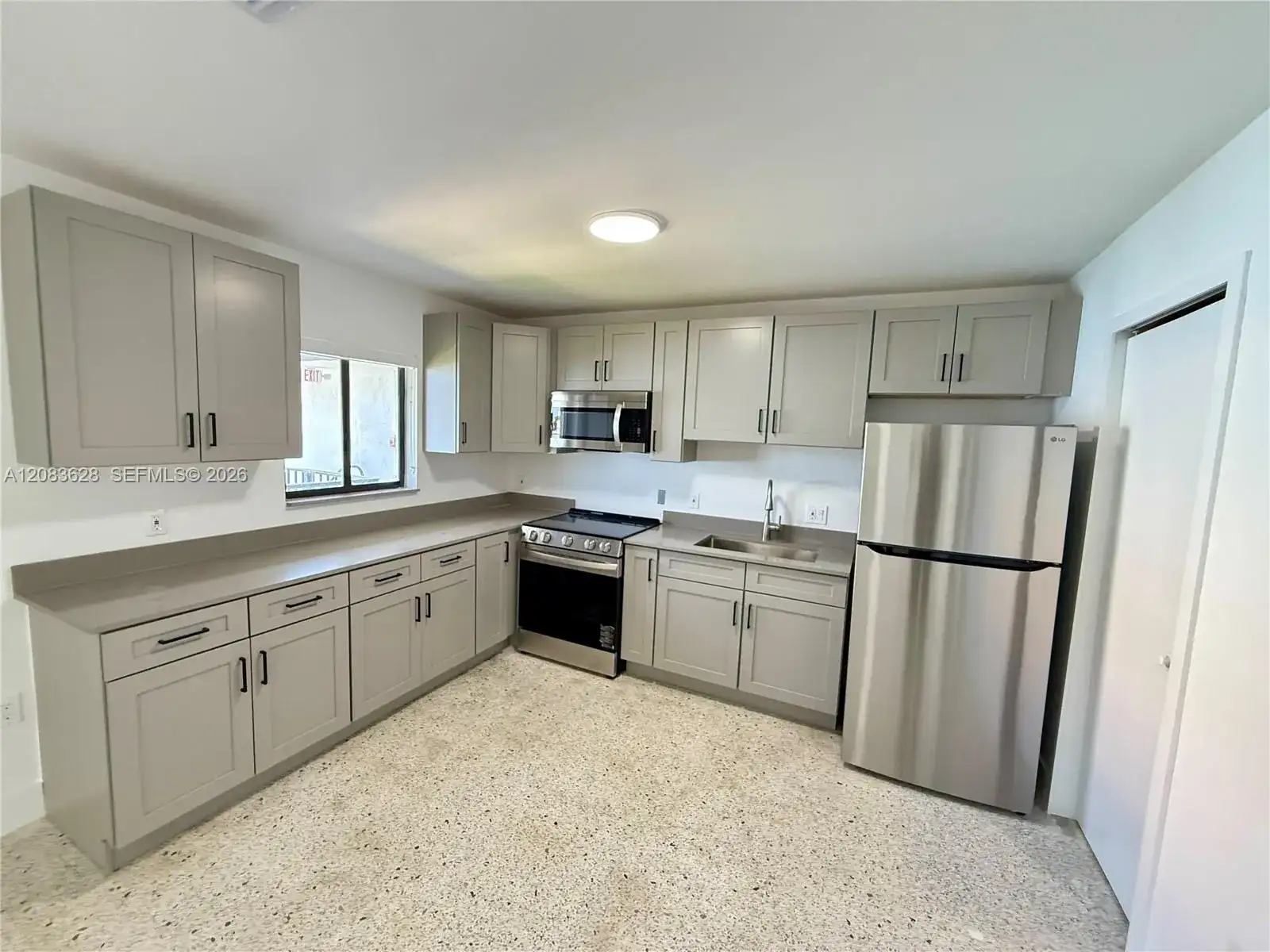 180 NE 57th St # 14, Miami FL 33137 photo 2
