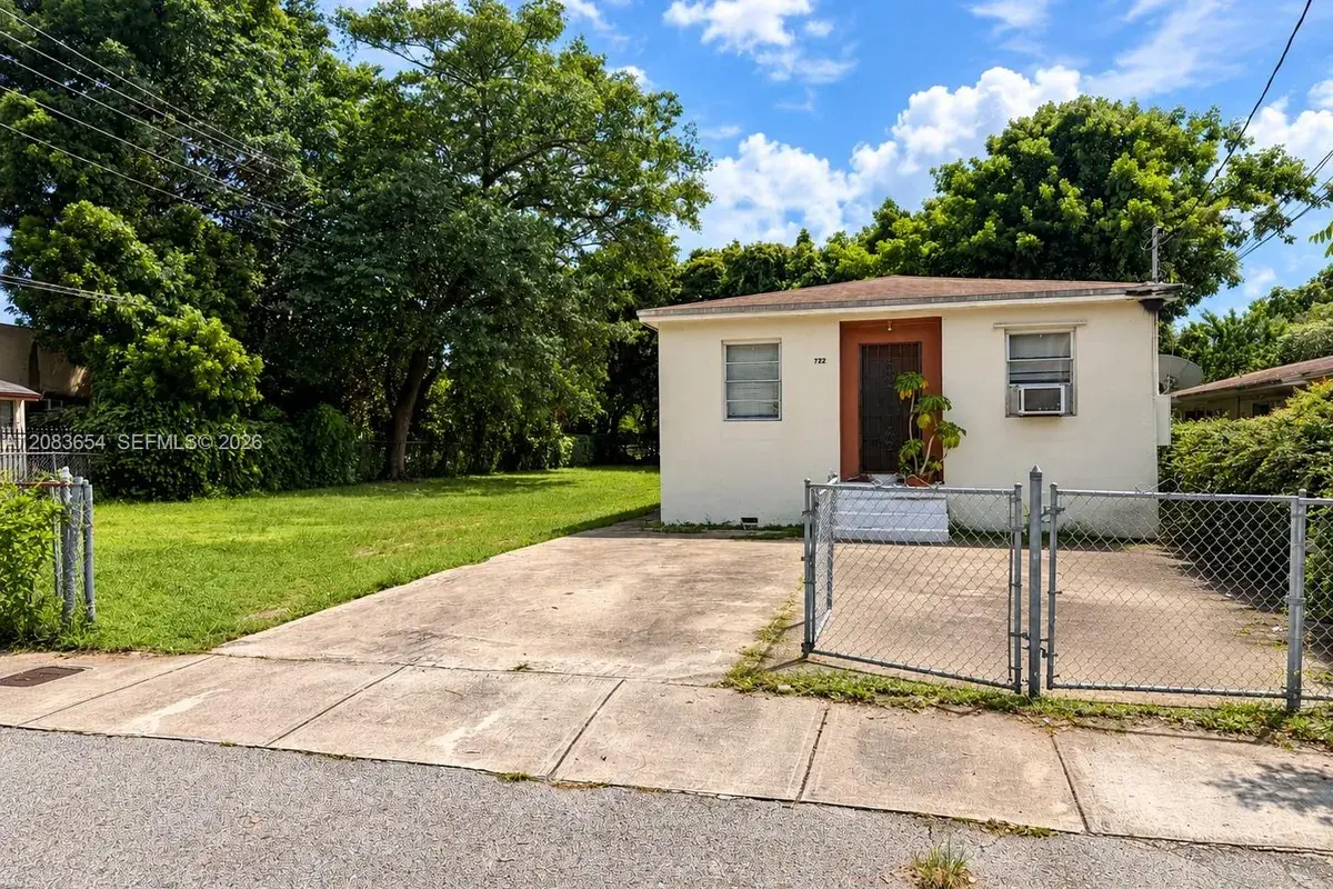 722 NW 53rd St, Miami FL 33127