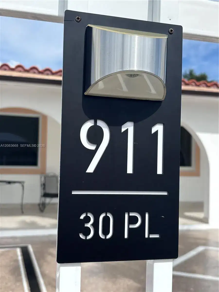 911 NW 30th Pl # 911, Miami FL 33125 photo 3