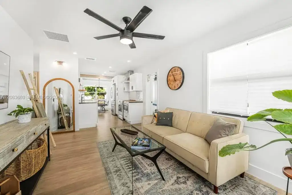 218 SW 10th Ave, Delray Beach FL 33444 photo 5