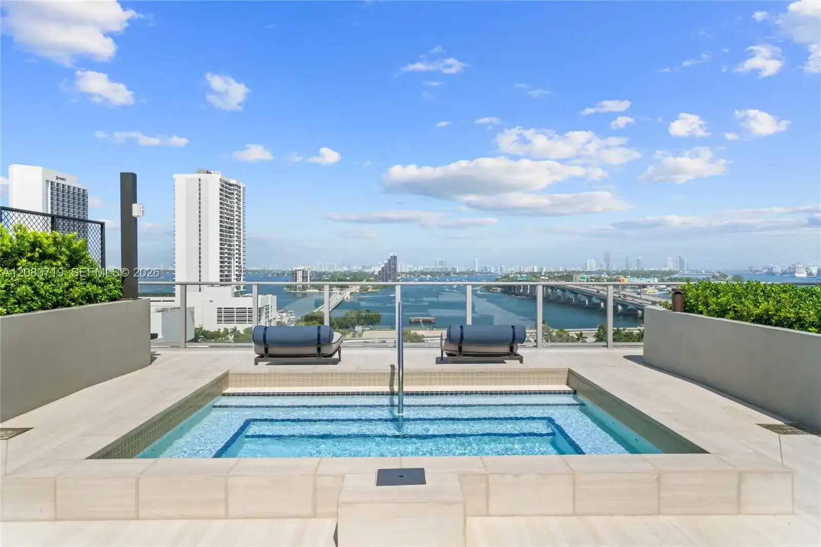 1400 biscayne blvd # 4106, Miami FL 33132