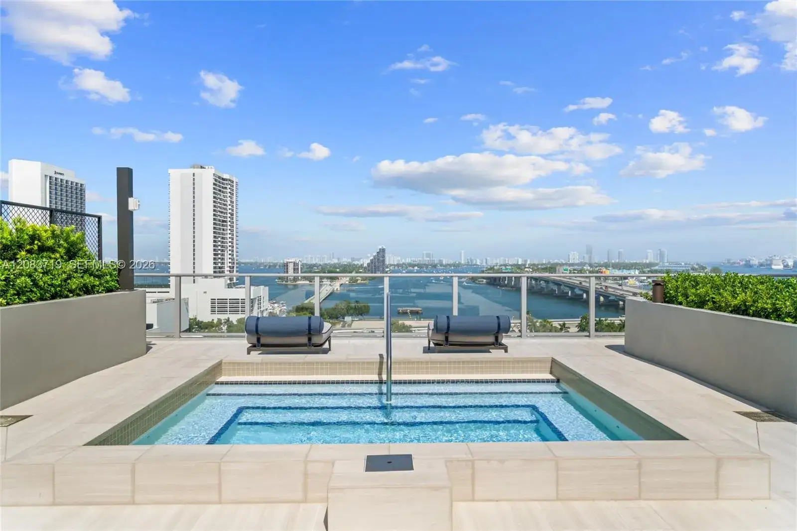 1400 biscayne blvd # 4106, Miami FL 33132