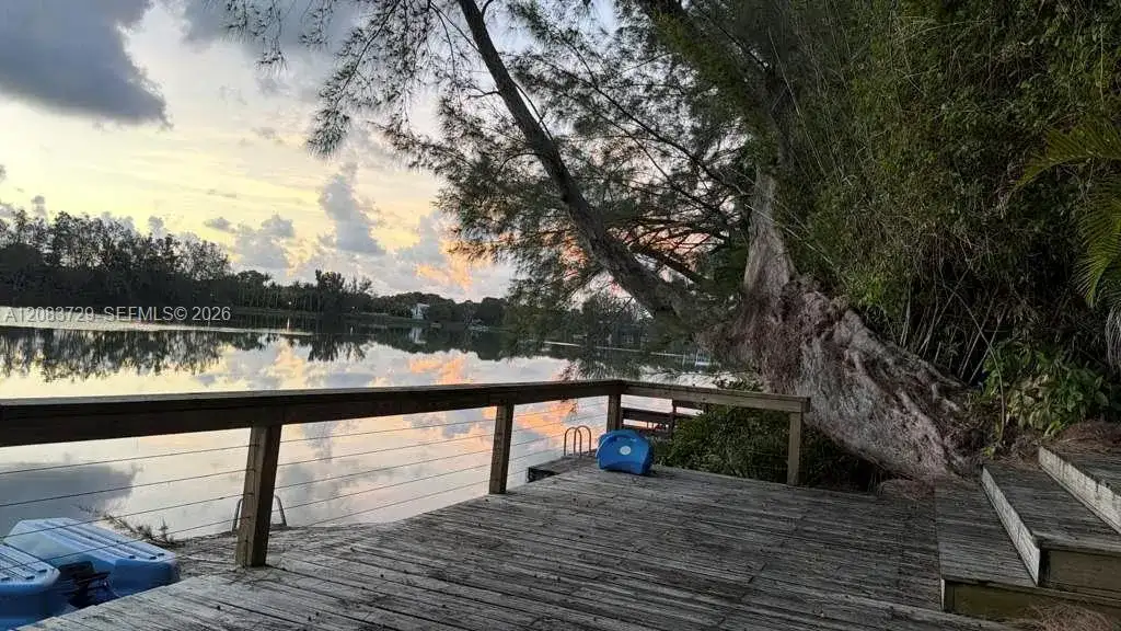 4883 SW 71st Pl, Miami FL 33155 photo 3
