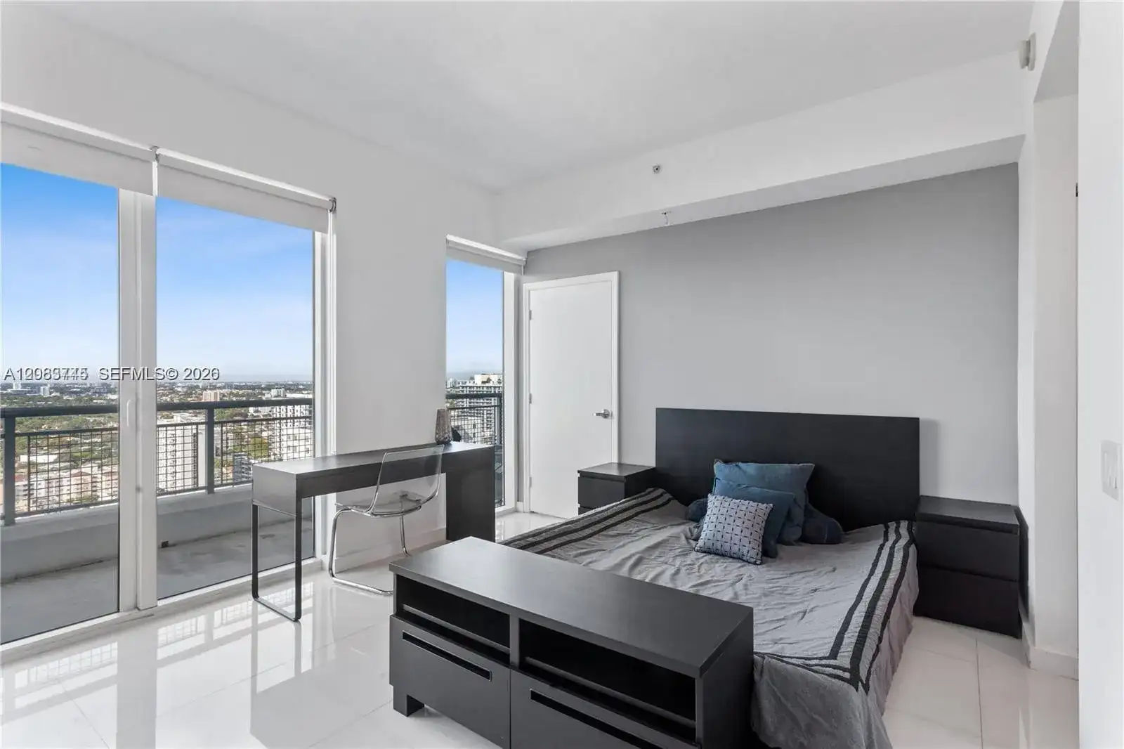 60 SW 13th St # 2219, Miami FL 33130 photo 2