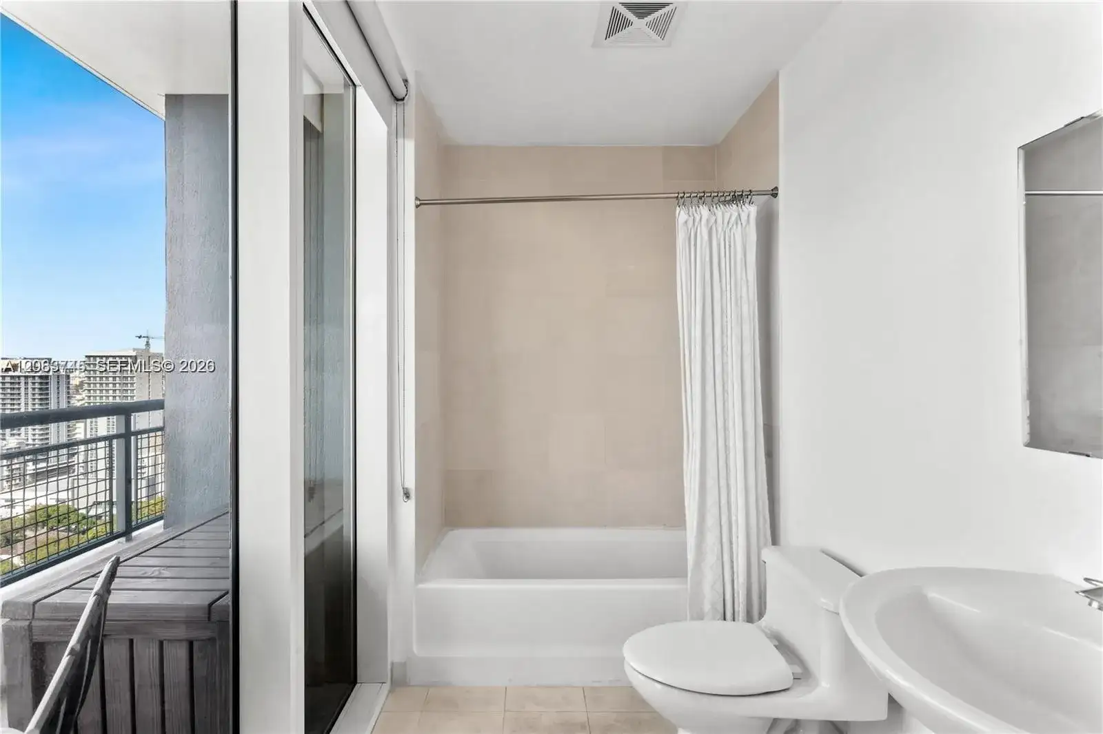 60 SW 13th St # 2219, Miami FL 33130 photo 5