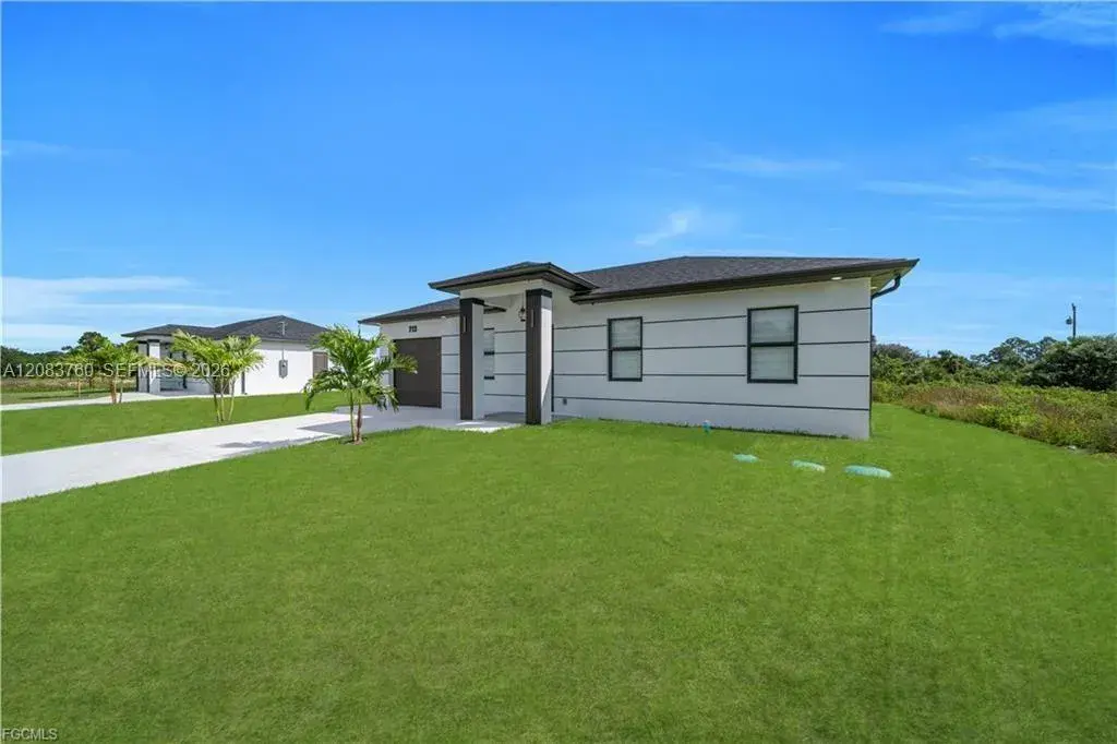 711 Roma Ave, Lehigh Acres FL 33974