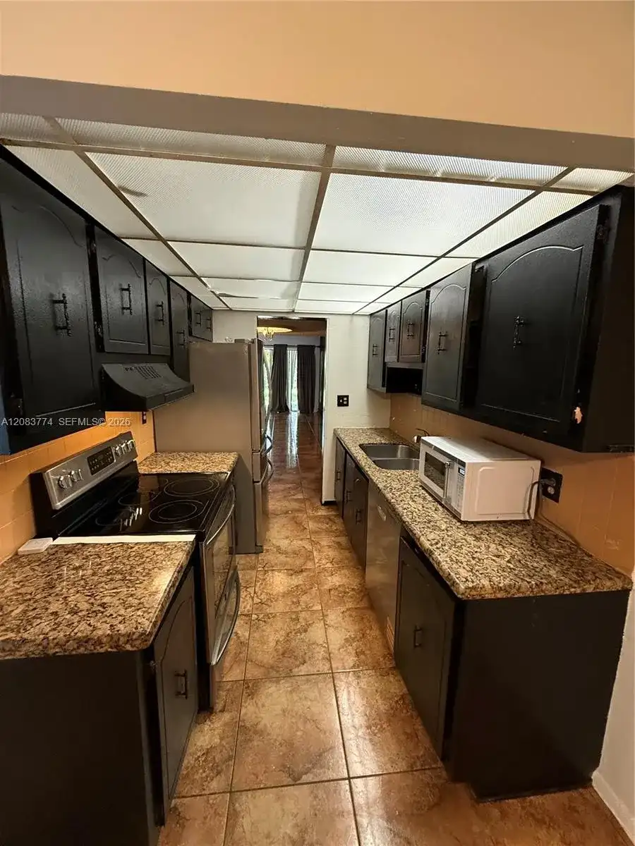 1809 NW 58th Ave # 18, Lauderhill FL 33313