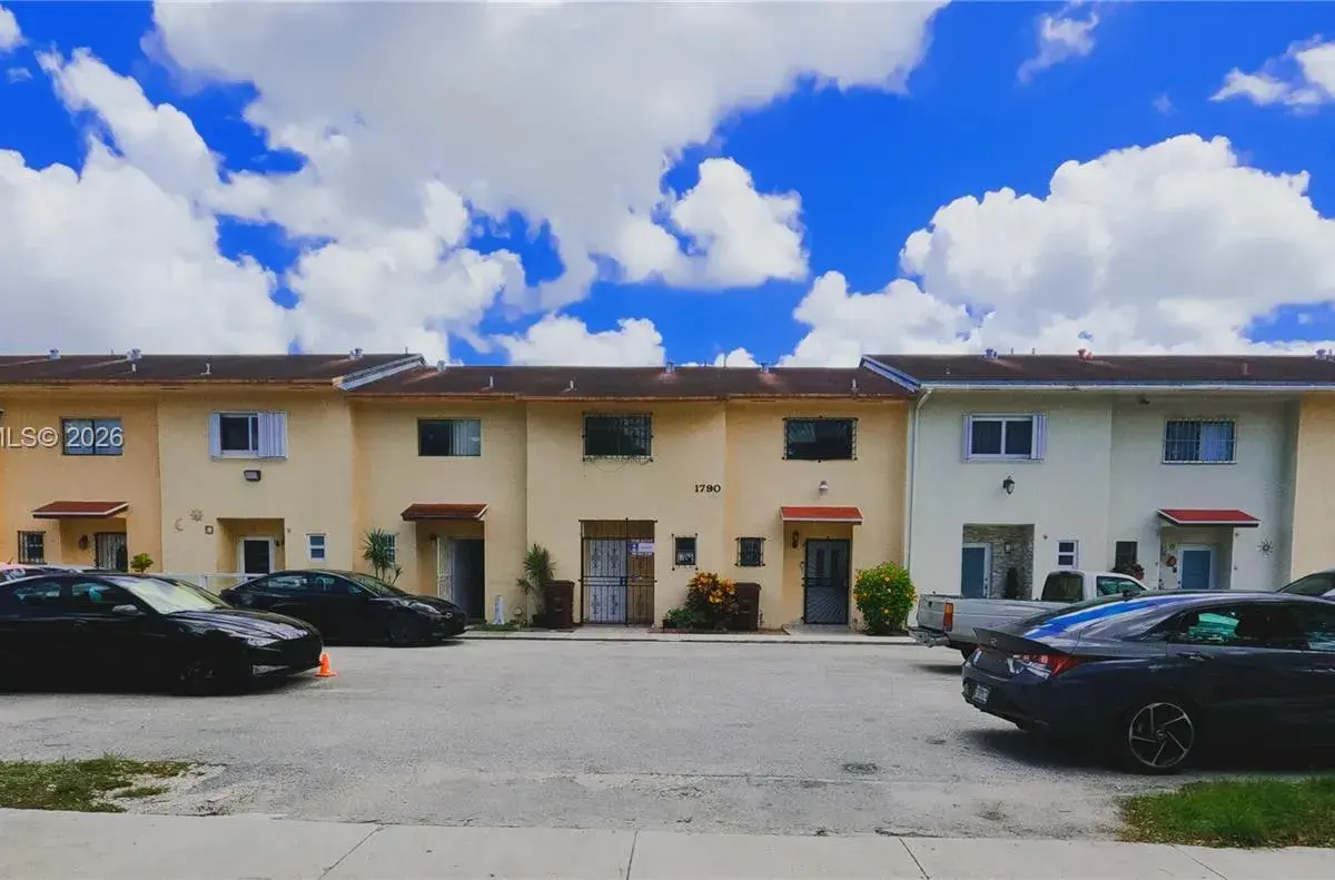 1790 W 58th St # 6, Hialeah FL 33012