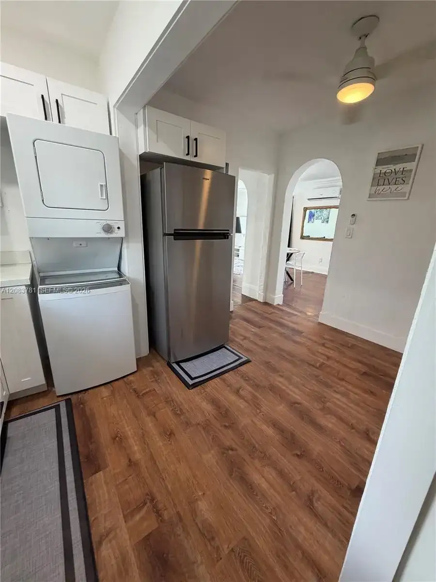 817 Tyler St # 8, Hollywood FL 33019 photo 5