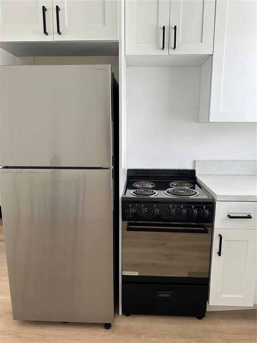 817 Tyler St # 11, Hollywood FL 33019 photo 5
