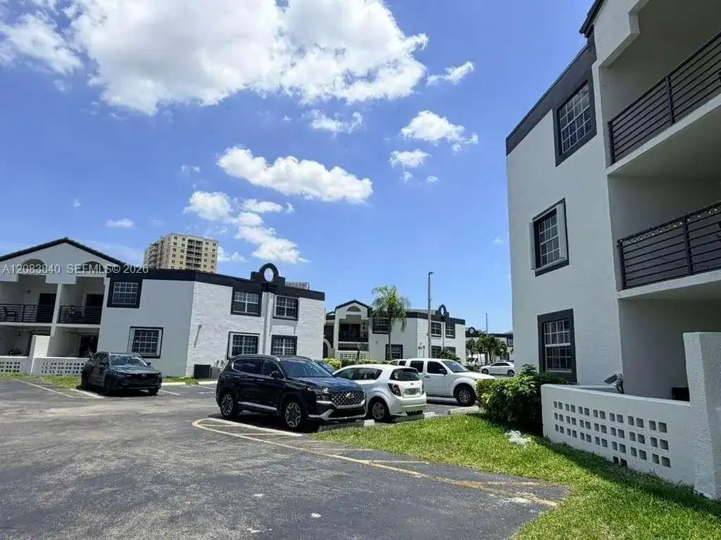 9715 Fontainebleau Blvd # E308, Miami FL 33172 photo 3