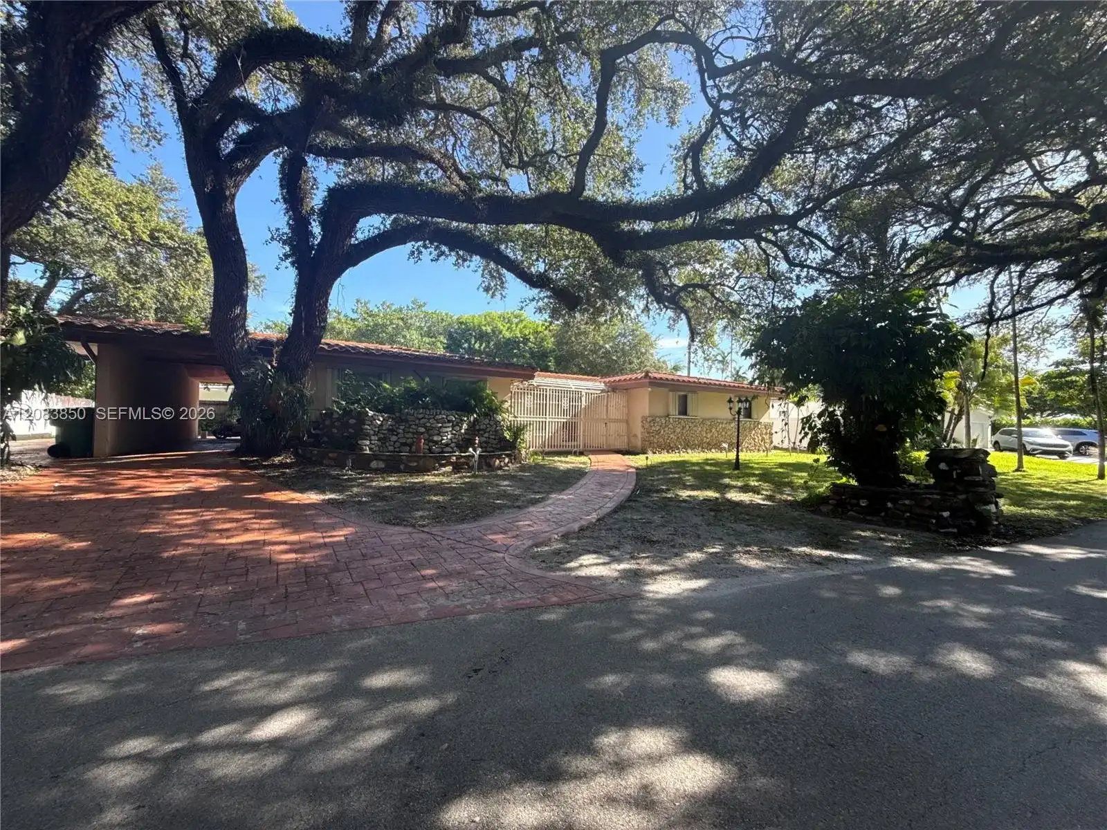 2161 NE 190th Ter, Miami FL 33179