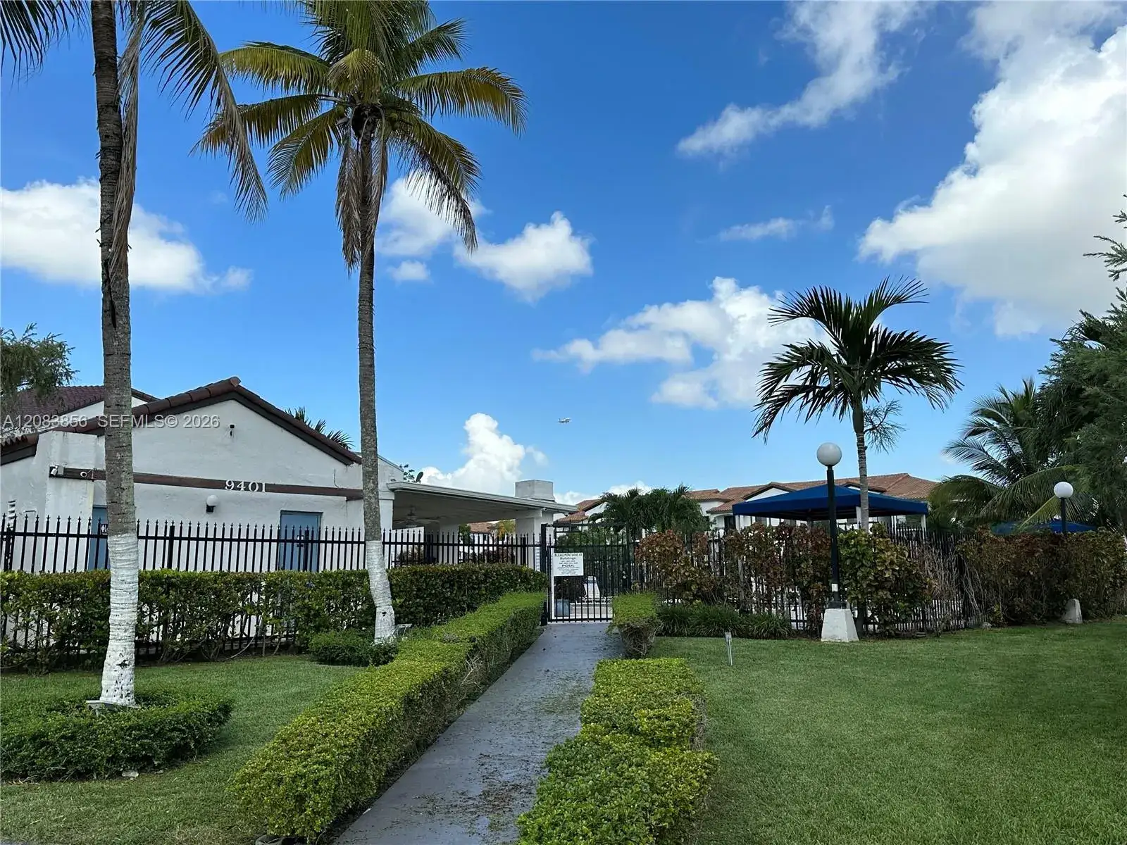 9435 Fontainebleau Blvd # 206, Miami FL 33172