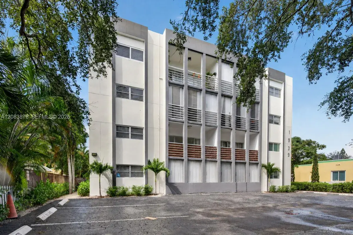 1939 Jefferson St # 204, Hollywood FL 33020