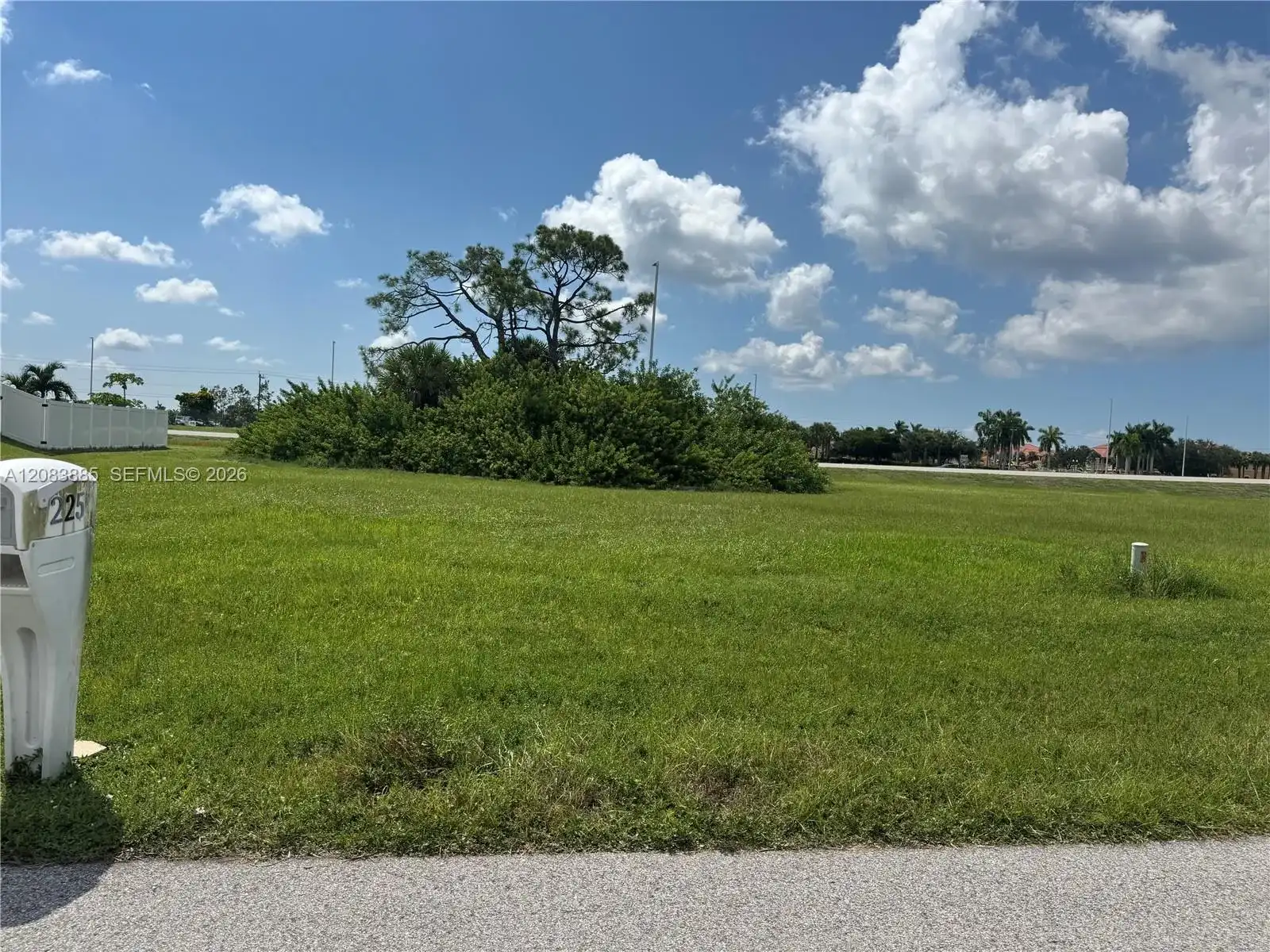 224 SW 31 ST PL, Cape Coral FL 33991