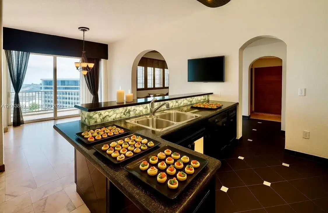 18071 Biscayne Blvd, Aventura FL 33160 photo 3
