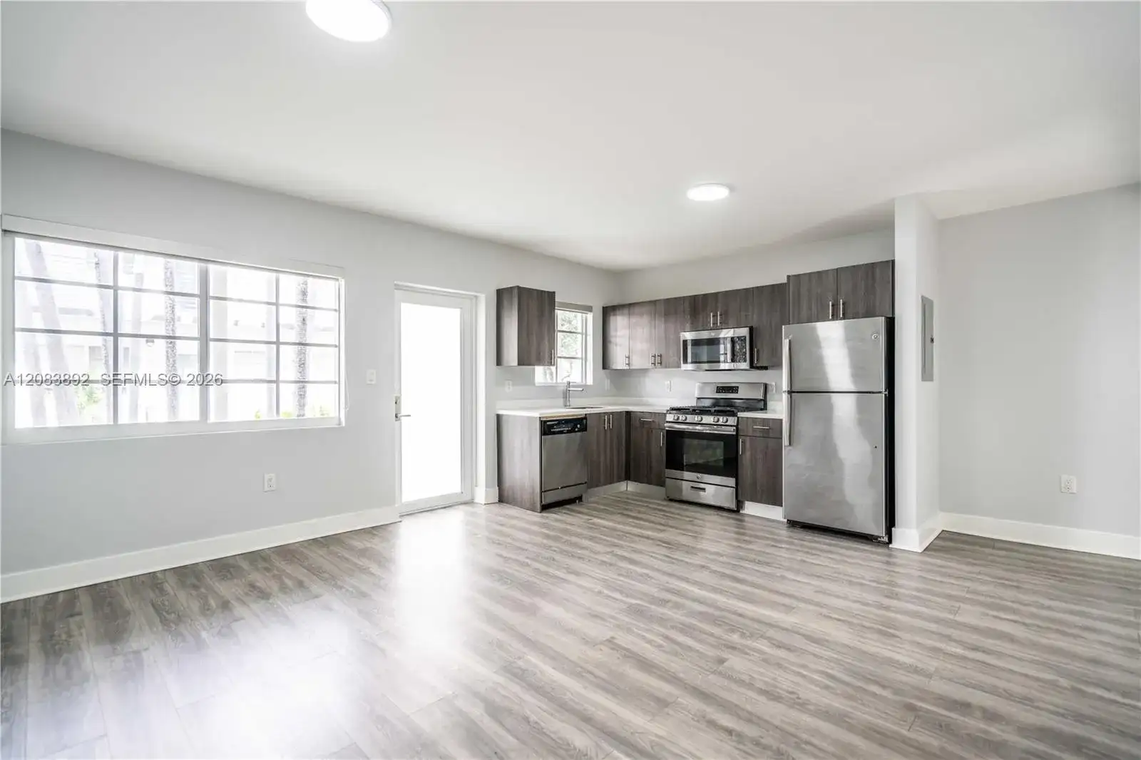 331 85th St # 10, Miami Beach FL 33141 photo 2
