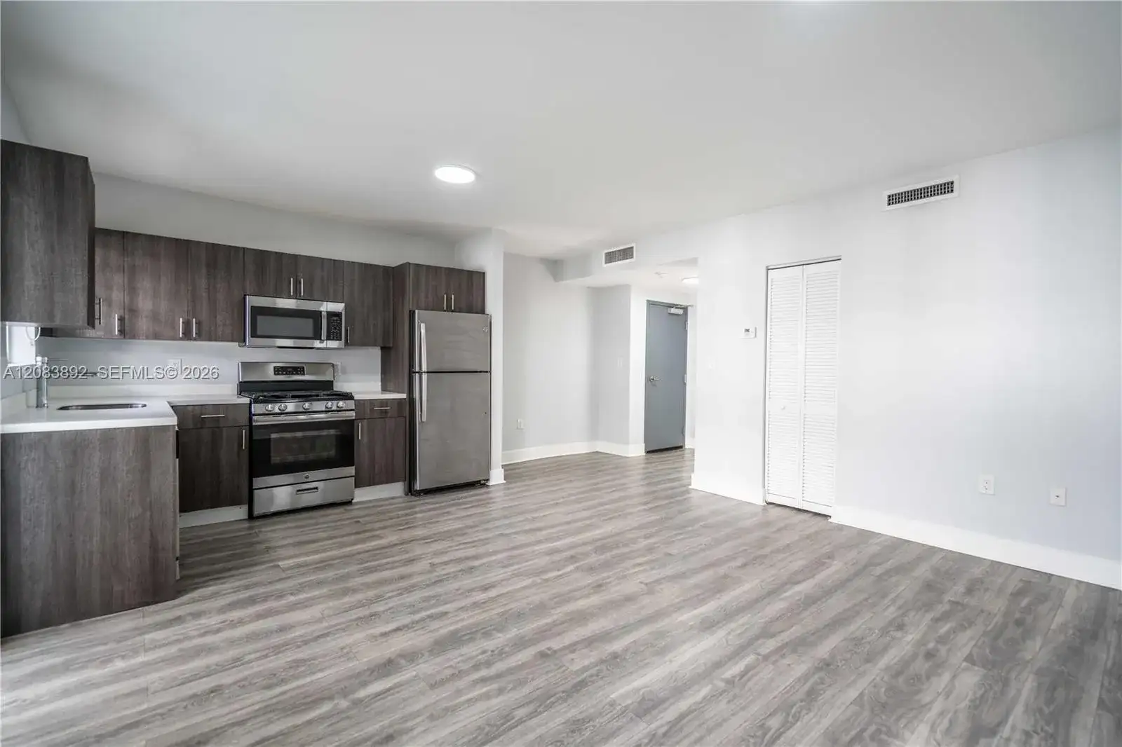 331 85th St # 10, Miami Beach FL 33141 photo 3