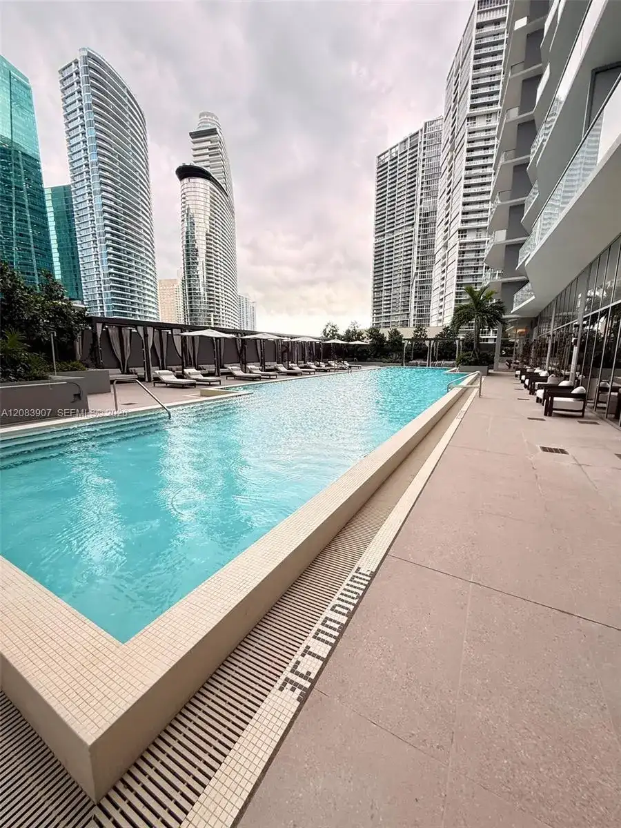 77 SE 5th St # 2201, Miami FL 33131 photo 3