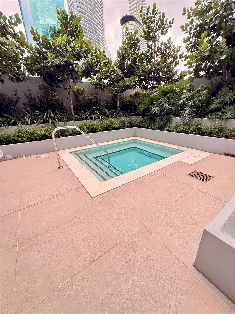 77 SE 5th St # 2201, Miami FL 33131 photo 4