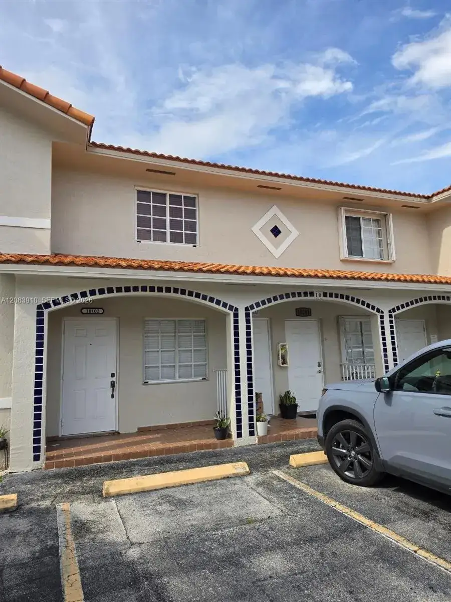 10101 W Okeechobee Rd # 202, Hialeah Gardens FL 33016