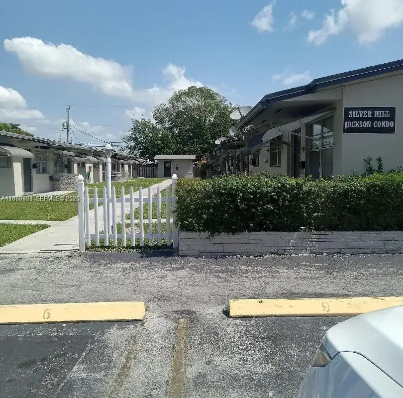 2901 Jackson St # 3, Hollywood FL 33020
