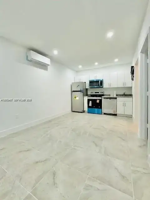 3300 SW 80th Ave, Miami FL 33155