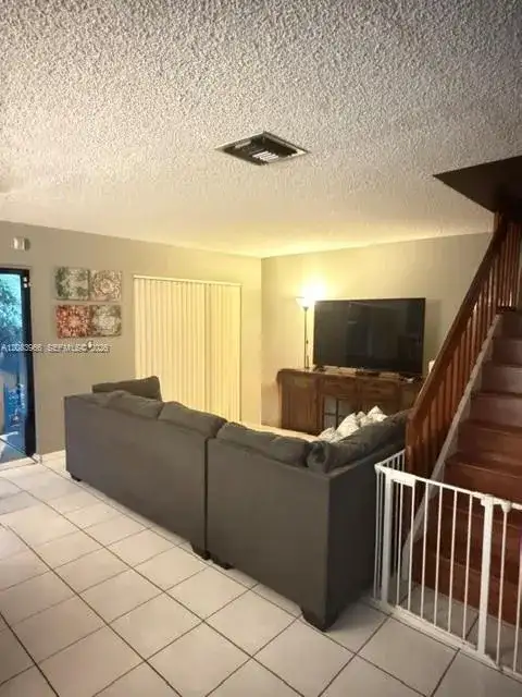 10726 NW 11th St, Pembroke Pines FL 33026 photo 5