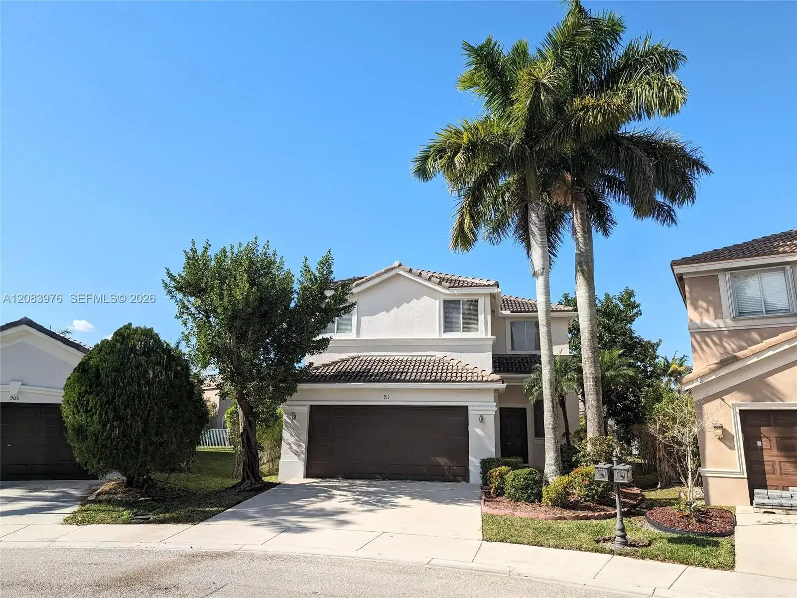 911 Phoenix Way, Weston FL 33327