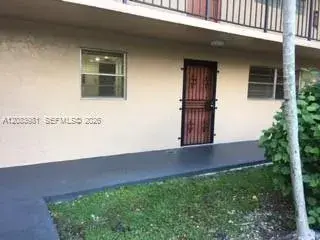 13701 Kendale Lakes Cir # B, Miami FL 33183