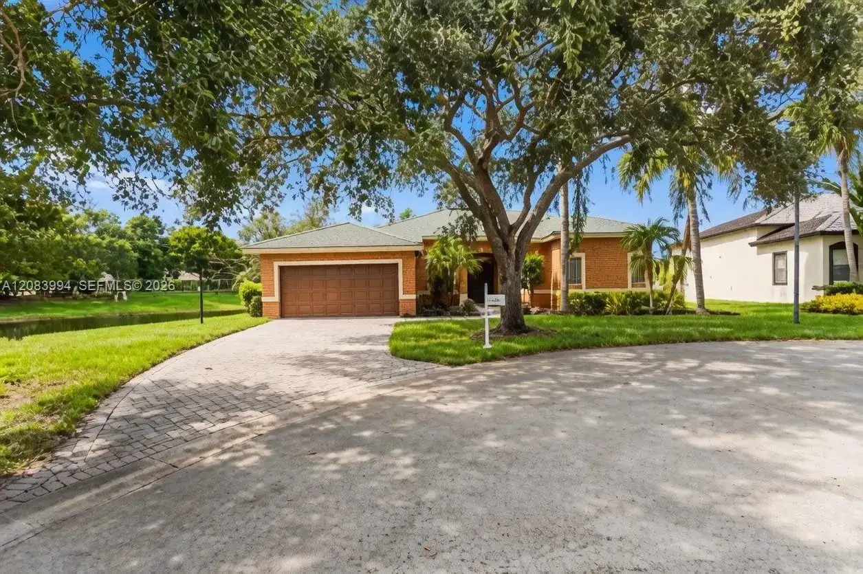 10989 NW 56th Ct, Coral Springs FL 33076 photo 2