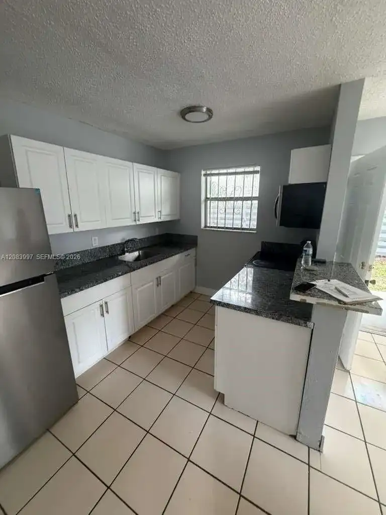 1330 NE 127th St # 5, North Miami FL 33161
