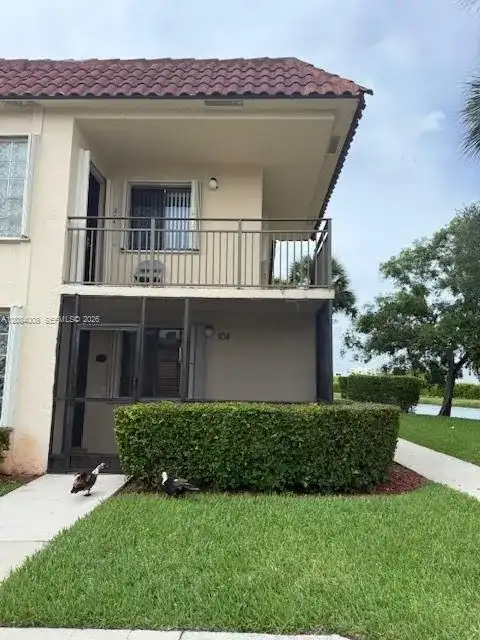 16491 Blatt Blvd # 104, Weston FL 33326