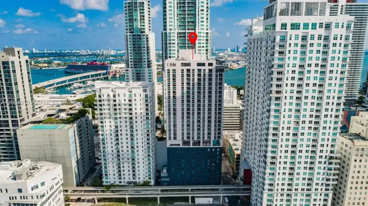 227 NE 2nd St # 3001, Miami FL 33132 photo 5